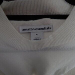 NWT Amazon Essentials Lightweight Sweater..